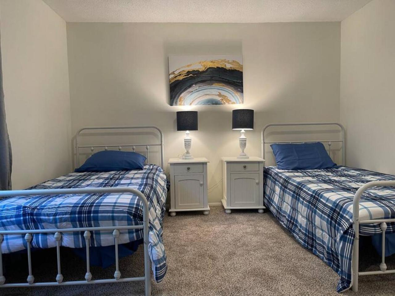 Escape To Tranquility In Our Spacious 4-bedroom Retreat Charlotte