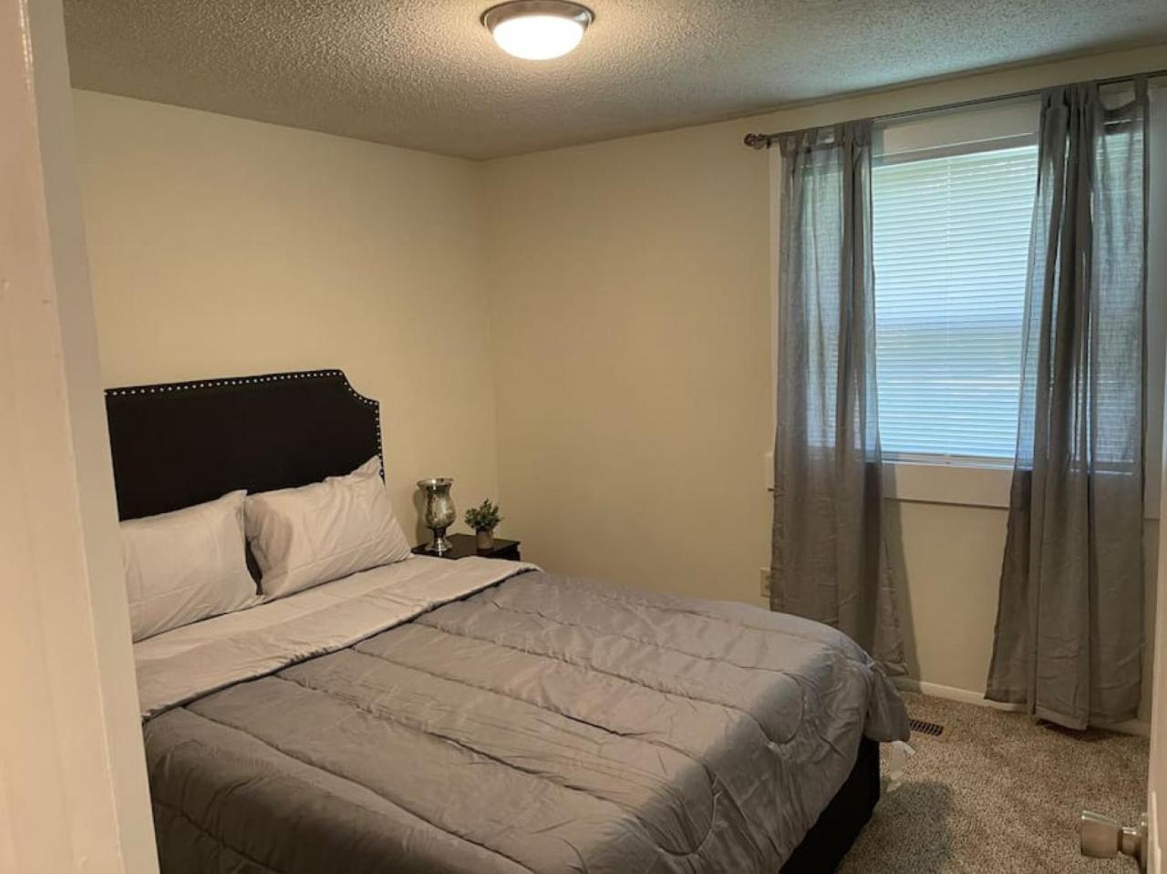 Escape To Tranquility In Our Spacious 4-bedroom Retreat *