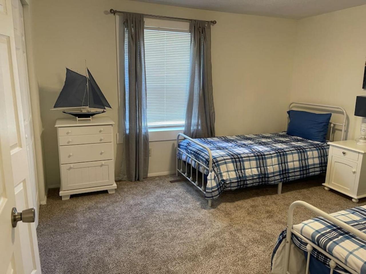 Escape To Tranquility In Our Spacious 4-bedroom Retreat